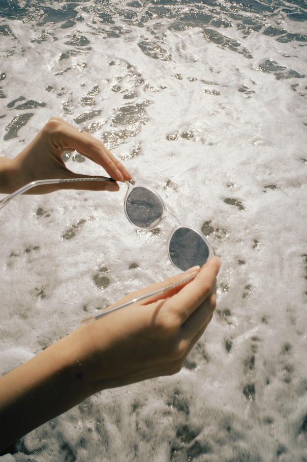 A Clear Comeback: Why Transparent Frames Are Trending Again